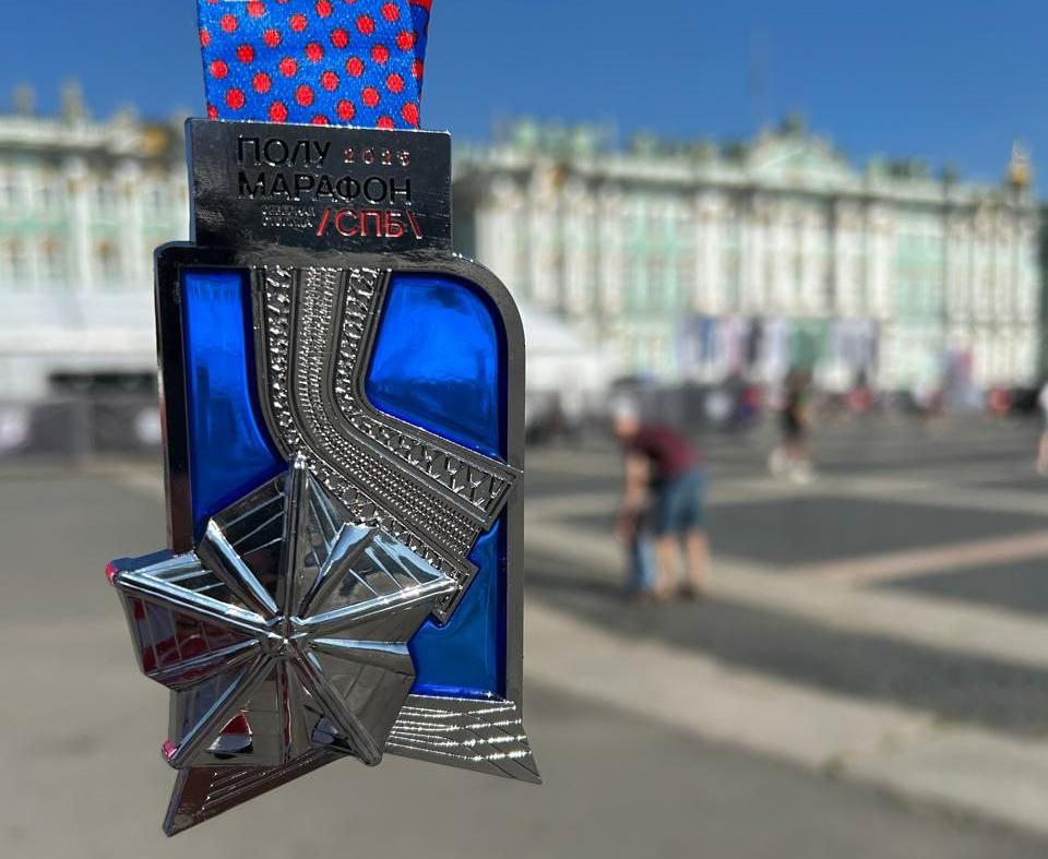 Врачи ГК «ММЦ» пробежали полумарафон «Северная столица»  