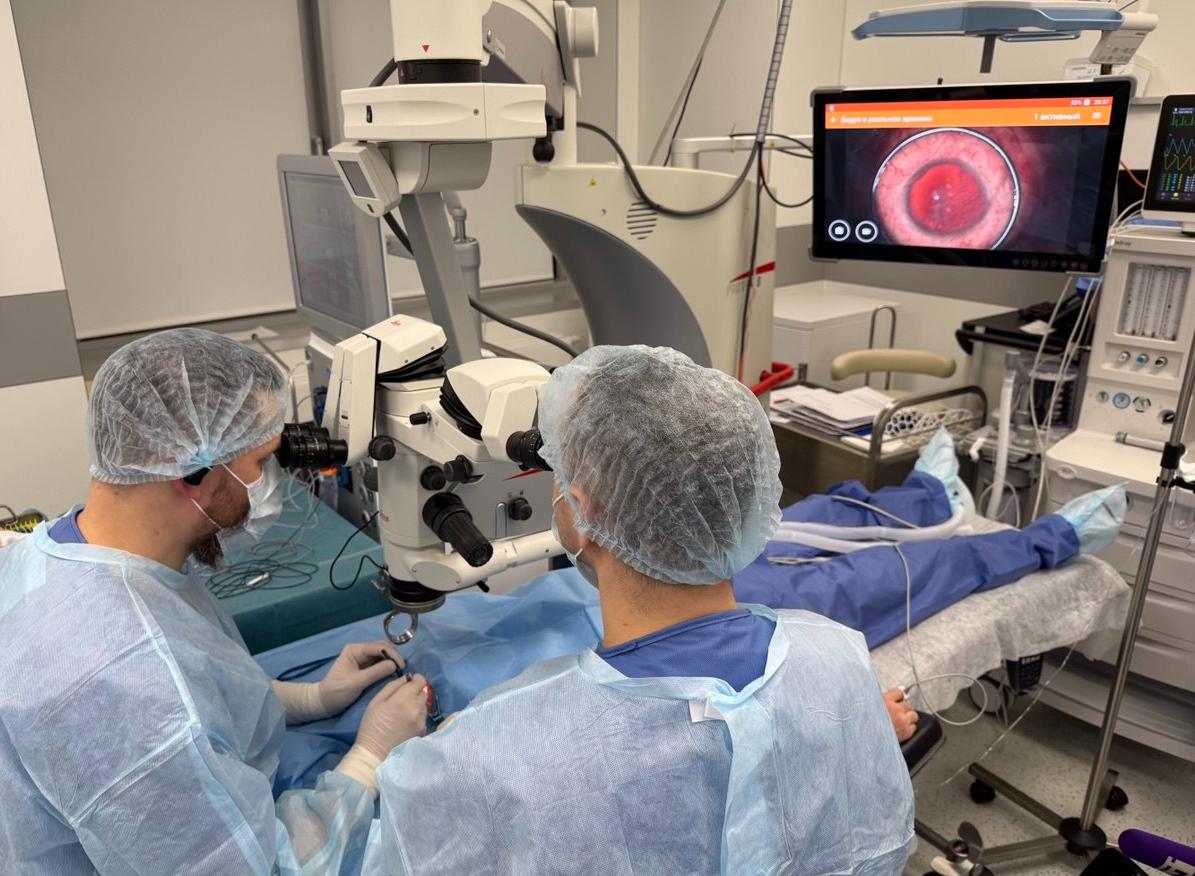 Уникальную операцию по одномоментной пересадке переднего сегмента глаза провели офтальмологи Клиники «Белоостров»
