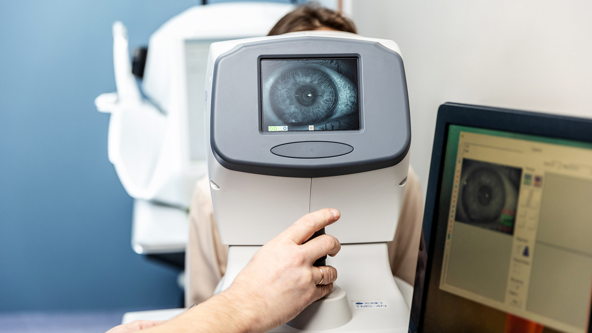 Контактные линзы: безопасное решение или невидимая угроза? Объясняет врач-офтальмолог 